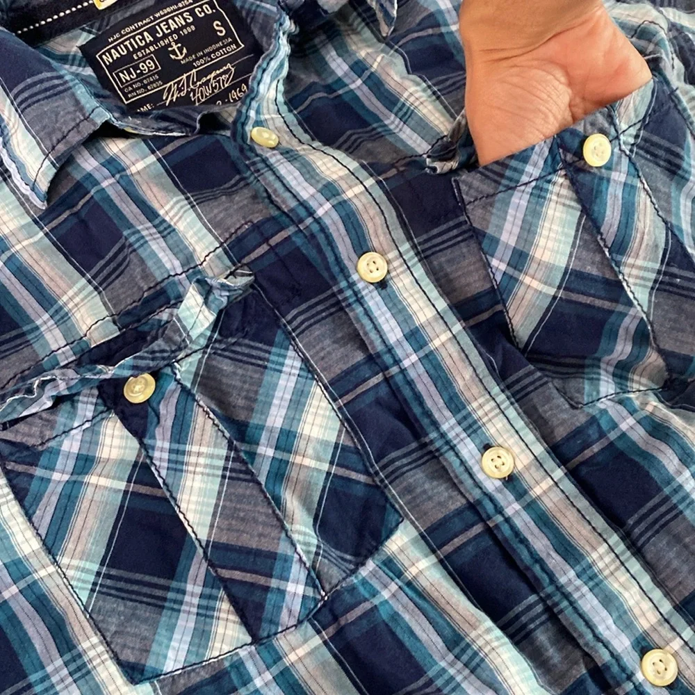 Nautica Jeans Co blue and white plaid shirt-sleeve button down shirt - Picture 6 of 17